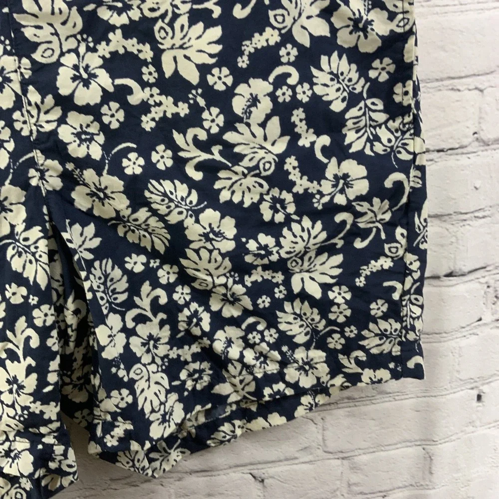 Eddie Bauer Sports Shorts Mens Sz M Mesh Lining‎ Floral Print Swim Trunks